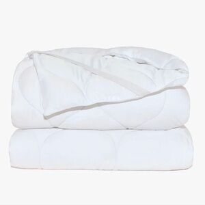 Buffy Plushy Mattress Protector Pad Topper, Queen, White BRAND NEW